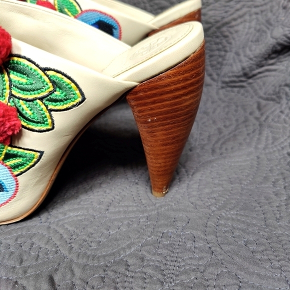 Tory Burch Multicolor Christmas Embroidered Leather Ellis Peep Toe Heel Mule 10M - Picture 7 of 11